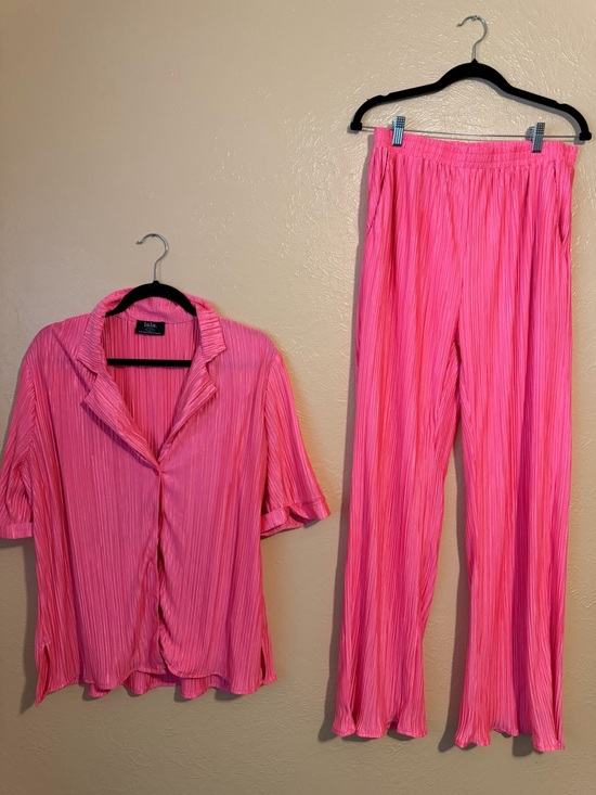 Dressed in LALA Other - Dressed in LALA Pleated Two-Piece Lounge Set in Hot Pink